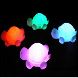 Lampen tinten Tortoise mini Night Light draagbaar nachtlicht schattige kleur veranderen licht Ag10 knop batterij LED baby nachtlampje Q240416