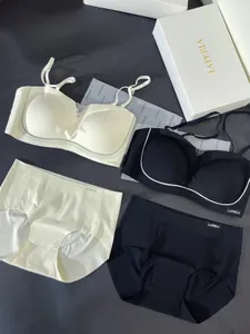 Laperla Dames Naadloze mode-bh-set zonder beugel, afneembare bandjes Latex Cup-uitsparing Ademend ondergoed