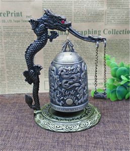 Grande serrure en bronze frappant la cloche et le moine frappant la cloche de dragon en gros peuvent sonner des ornements, des décorations feng shui, une collection d'artisanat