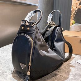 Grand sac P sac à main noir Vintage sac à dos femme Outdoor Shopping Pocket Multi-fonction Designer sacs Cross body homme