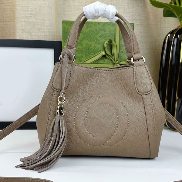 Paquet de grande capacité Sac à main Sac à main Sac à bandoulière Mode Cuir de vachette grain de litchi Style classique Intérieur en cuir véritable Fermeture à glissière Lettre de haute qualité