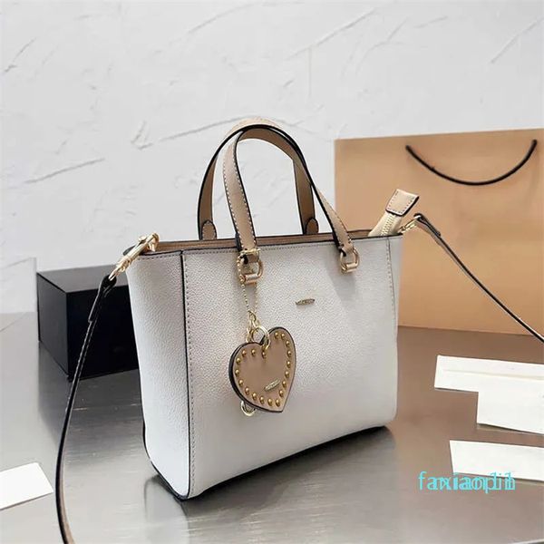 Bolsas de bolso de gran capacidad Totas diseñadores de cuero bolsos para mujeres Bolsas de lona moda con el corazón trabajo negro bolso billetera de compras de lujo