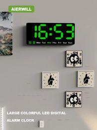 Grand réveil d'alarme numérique à LED coloré avec la température datetérature 2 alarmes Grande affichage jour de la batterie de la batterie de la batterie 12 / 24h 240417