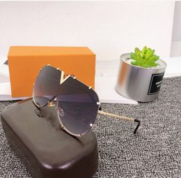 2023 Grote Frame Zonnebril mannen vrouwen designer Sunglass luxe gepolariseerde uv pretection brillen Lunettes de soleil Beach Goggle lenzenvloeistof paar rijden bril