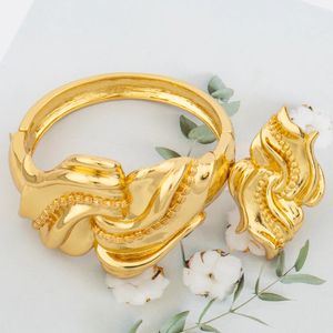 Grote hoepel armband voor vrouwen bloem Italiaanse Dubai gouden kleur armband ring sieraden set luxe koper mode verjaardagsfeestje cadeau 240507
