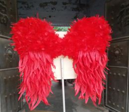Grandes alas de ángel de plumas rojas hermosas de lujo COS suministro de juego fiesta escenario espectáculo exhibición accesorios de tiro decoraciones de boda EMS 8571724