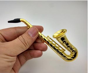 Grand tuyau en métal pour saxophone