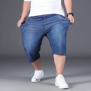 Grande taille 2848 50 jeans shorts en jean pour hommes lâches d'été mince gras mec de mode décontractée calflomngle à cinq longueurs pantalon 240422