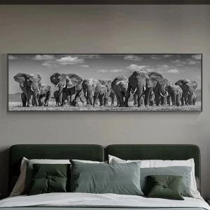 Groot formaat Afrikaanse olifantenkudde canvas schilderen wilde dieren posters blackl en witte muur kunst foto woonkamer decoratie