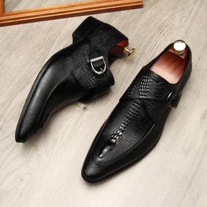 Gran tamaño EUR46 Hebilla Grano de cocodrilo Negro / Marrón / Rojo vino Zapatos de negocios para hombre Zapatos de vestir de cuero genuino para baile de graduación