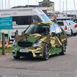 Film d'enveloppe de voiture en vinyle camouflage vert forêt à grandes taches couvrant avec film de camouflage mat brillant à dégagement d'air couvrant la feuille 1 52x 10m 2290H