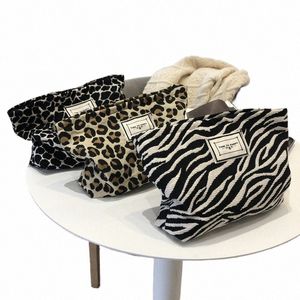 Bolsa de cosméticos grande con estampado de leopardo para mujer, bolsa de maquillaje con cremallera impermeable, organizador de maquillaje con ala de viaje, estuche de belleza P85k #