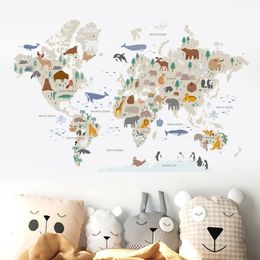 Grande carte du monde autocollants muraux Cartoon Animals sauvages aquarelle pour enfants en vinyle Nursery Art décaloufloirs pour babyes filles chambre à la maison décor 231221