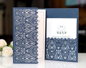 Laser gesneden bruiloft uitnodigingen met RSVP-kaarten Donkere marine aangepaste bloemen Gevouwen bruiloft uitnodigingskaarten met enveloppen BW-HK153N