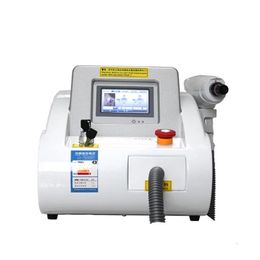 Laser Tattoo Removal Machine Carbon Peel Laser Q Switched ND YAG Laser 1064nm 532nm 1320nm pour une utilisation en clinique Spa