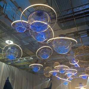 Laatst scheenle LED Flash Star Ball Bruiloft Showcase Decoratie Ruimte Planeet Opknoping Ornament Kroonluchter GRATIS VERZENDING