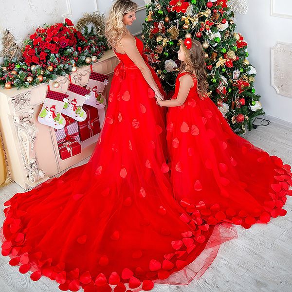 Dernières robes de soirée mère et fille rouges de Noël 2017 avec des pétales de ceinture d'arc chérie longues robes de bal formelles sur mesure EN8258