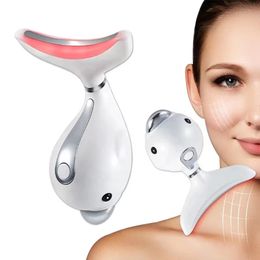 Nieuwste anti-rimpel RF Neck Guard Massager Skin Scraper Skin Slagend nek Heffen Huidverzorging Schoonheid Massager Portable Face Neck Stretching Device