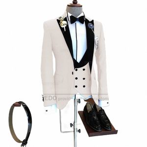 nieuwste Beige Pakken voor Mannen Slim Fit Veet Revers Jas Vest Broek 3 Stuk maatwerk Luxe Homecoming Busin Bruiloft Tuxedo 16AH #