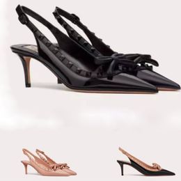 Dernières chaussures habillées Bowtie Sandales de créateurs Four Seasons Mesdames Slingbacks Top Qualité Patene Cuir 6cm Talons hauts Femmes Sandal Bobine Talon Designer Chaussure 35-42