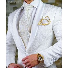Dernière design du marié Tuxedos côté ventilateur blanc paisley châle revers vêtements de mariage hommes fête des combinaisons de bal de couin