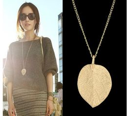 Latest Design Necklace Jewelry Cheap Costume Jewelry Gold Color Alloy Leaf Design Pendant Necklace Fashion Jewelry For Women