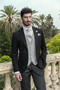 Dernière conception deux boutons noir mariage hommes costumes cran revers trois pièces affaires marié smokings (veste + pantalon + gilet + cravate) W1116