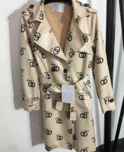 El último diseño de las mujeres de cuero gabardina vestido cc impresión jackers largos PU chen marca cinturón cintura adelgazante para mujer ropa de diseñador al por mayor 055