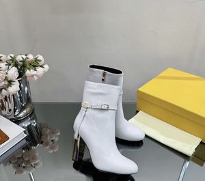 Dernières bottes de designer chaussures pour femmes élégantes fermeture éclair en métal à la mode et faciles à associer avec une taille de talon de 8,5 cm 35-42 tailles de haute qualité