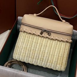 Dernière poche supplémentaire L19 East-West Wicker Bag Sac de luxe Summer Calonnier Caléfs en osier en osier Sac à bandoulière Ajustement en cuir Pandage Tote Sac de sac à main 2024