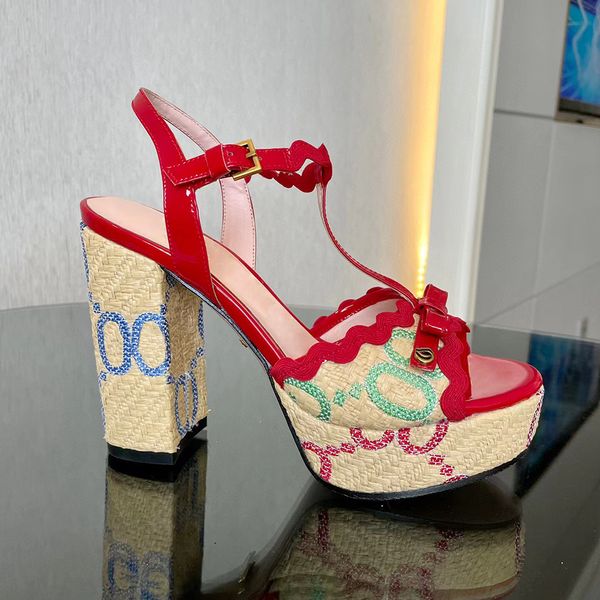 Sandalias de mujer de última moda de charol a juego con el color tacones altos gruesos correa de tobillo plataforma de agua sandalias de tacones altos zapatos de mujer de diseñador de lujo