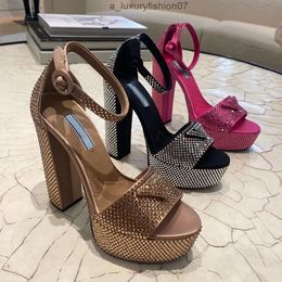 Dernières sandales de plate-forme en strass de 13 mm d'épaisseur glissant à bout ouvert de luxe sandales sandales pour femmes chaussures de drap