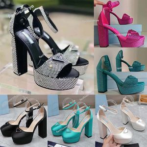 Nieuwste strass platform sandalen verfraaid platform hak glijdende open teen luxe designer sandalen damesschoenen klassieke band diner jurk pompen