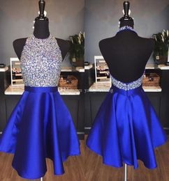 Dernières robes de soirée dos nu en satin bleu royal bijou licou paillettes cristal dos nu robes de bal courtes scintillantes fête rouge Dre4672913