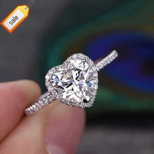 Nieuwste eenvoudig ontwerp 18K witgouden verlovingsring hartvorm CZ diamanten trouwring voor meisje R841-M