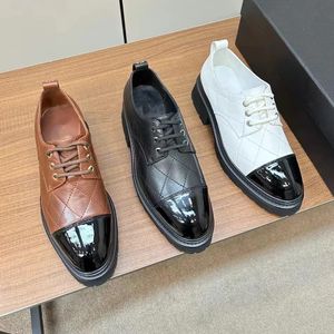 nieuwste damesschoenen Klassiek patroon Koeienhuid Leren designer loafers met veters Hoge elastische runderpeesbodem Topkwaliteit Platte hak Zachte zool Werk Kantoorschoen