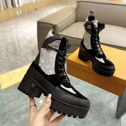 Laureate Platform Chelsea Boot Martin Desert Boot Talons Hauts Bottines Femmes Bottes en Cuir Vintage Imprimé Jacquard Textile Classique Plate-Forme Chaussure Plate 03