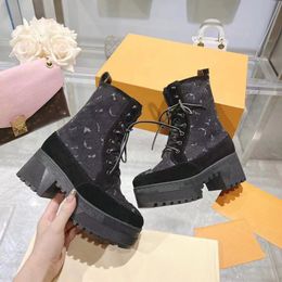 Laureate Platform Desert Boot Femmes Bottes Designer Boot Luxe haute qualité Mefropolis Flat Ranger Talon épais Frenum Martens bottes 18