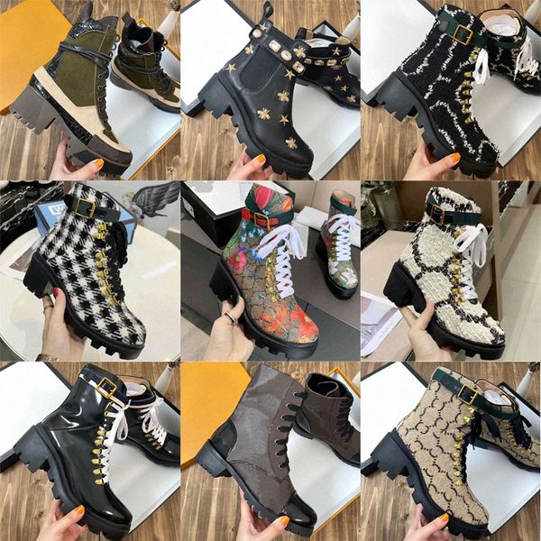 Laureate Platform Desert Boots Femmes Martin Cheville Haute Talons Marque Desginer Chaussures de mode Cuir Gros talon Boot Zipper Lettre Lace Up Automne Winte e23h #