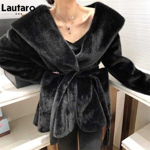 LAUTARO INVIERNO NEGRO CALIENTE CALIENTE FAUX FAUX CARDIGEN Mujeres Drop Hombro de manga larga Fichas sueltas Moda coreana con estilo 211018