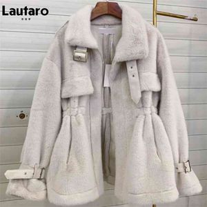 Lautaro Winter Soft Warm Dikke Faux Bontjas Vrouwen Drop Schouder Lange Mouw Rits Drawstring Fluffy Jacket Koreaanse Mode 210925