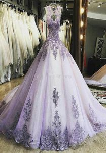 Lavendel baljurk Quinceanera jurken illusie lijfje pure schouders appliques tule pailletten prom draagt elegant zoete 16 jurken7043392