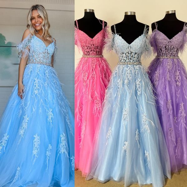 Vestido de noche formal lavanda 2k24 Apliques de encaje Plumas Tul Dama Desfile Vestido de fiesta de cóctel Arabia Saudita Alfombra roja Pasarela Drama Corbata negra Correas de cuentas