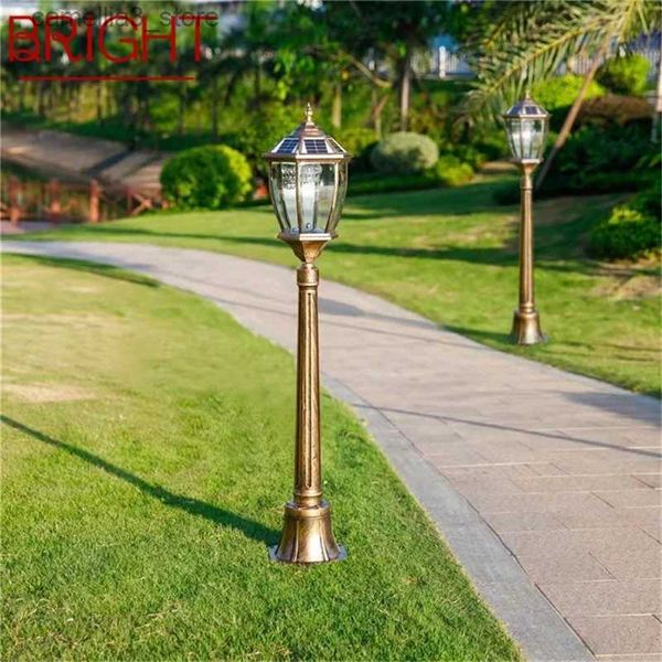 Lámparas de césped BRILLANTE Solar Al aire libre Retro Lámpara de césped Luces Clásico Bronce Impermeable Hogar para Villa Camino Jardín Decoración Q231125