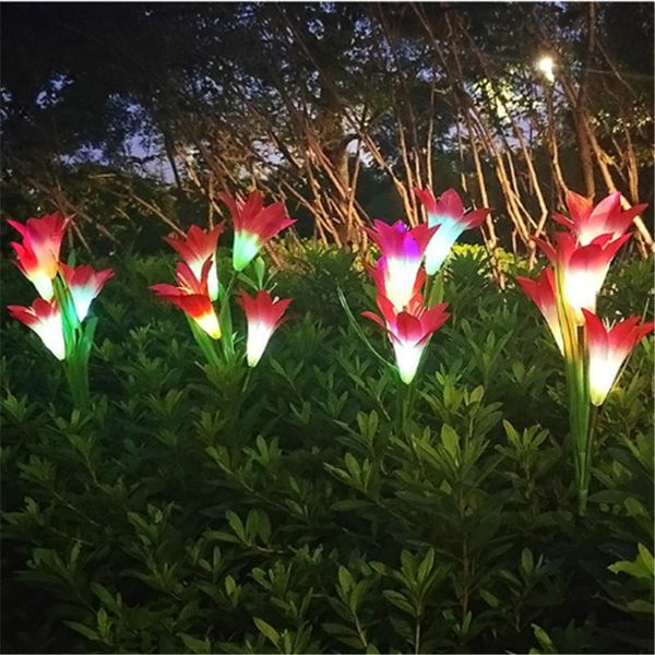 Lampes de pelouse extérieure LED étanche lumière solaire couleur fleur de lys/fleur de colza pieu de jardin voie mariage lampe à fleurs décorative