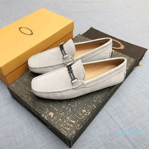 Conducción perezosa con un pie, hebilla de metal informal, gamuza esmerilada, zapatos tipo frijol para hombre