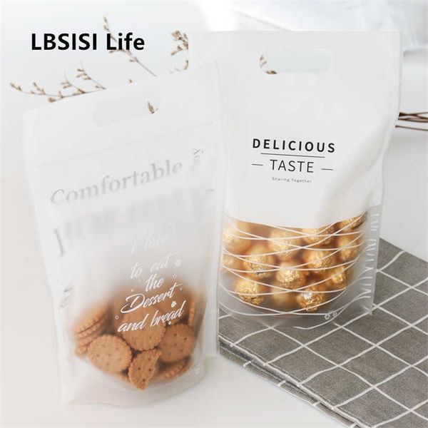 LBSISI Life 50pcs Grosted Nougat Candy Sacs Self Stand Seal Sceau plus épais Cookie Snowflake Food Chocolate Hold Pack Plastic Gift Gift Bag 210724