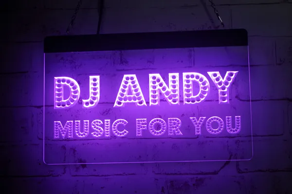 LD8202 LED Strip Lights Signe DJ Andy Musique pour vous Gravure 3D Conception gratuite Vente en gros au détail