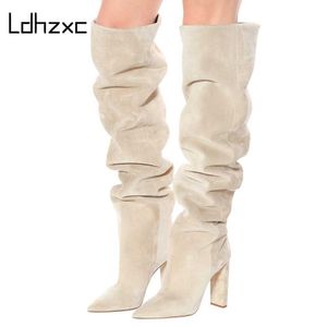 LDHZXC sur les bottes au genou femmes design fourrure chaussures d'hiver chaudes femmes mode talon haut cuissardes bottes longues femme chaussures 210911