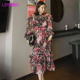 LDYRWQY Zomer Koreaanse Versie Socialite Chic Print Single-Breasted Flounded Chiffon Jurk Set Office Lady 210416